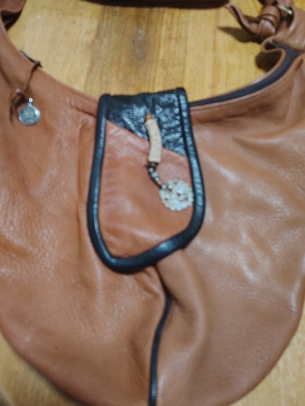 HOBO LEATHER BAG - Picture 2 of 7